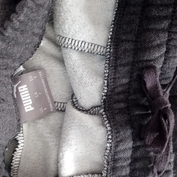 Boys PUMA sweats, size small - Picture 4 of 7
